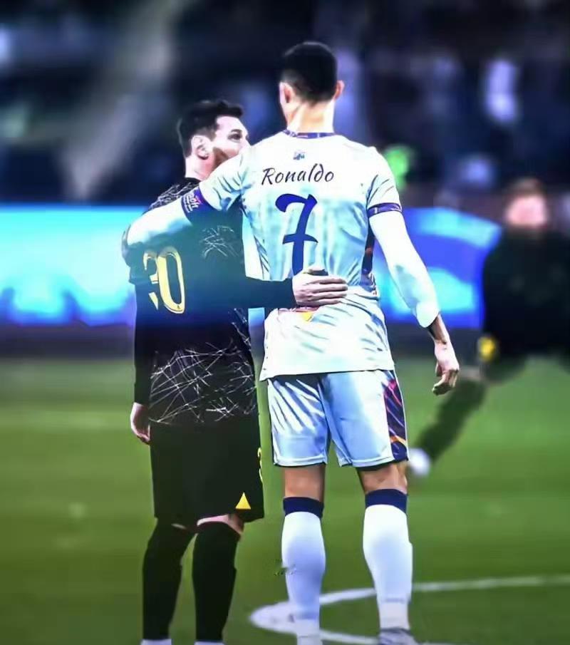 梅西成功的秘诀是什么？梅西成功的秘诀就是抓住机会，抱住了C罗的大腿，把自己和球