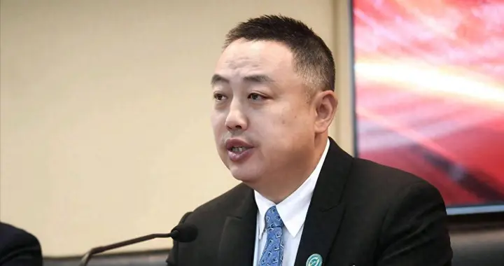 不查不知道, 刘国梁年薪40万, 女儿练球投入上千万, 这账怎么平的