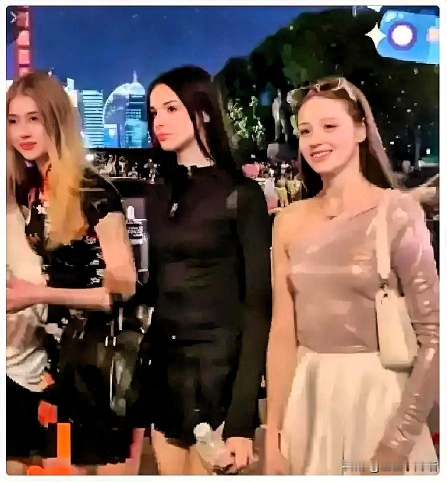 黑河边检最近拦下一批俄罗斯姑娘，她们免签进来不到七天就领证，对象全是黑河周边的大