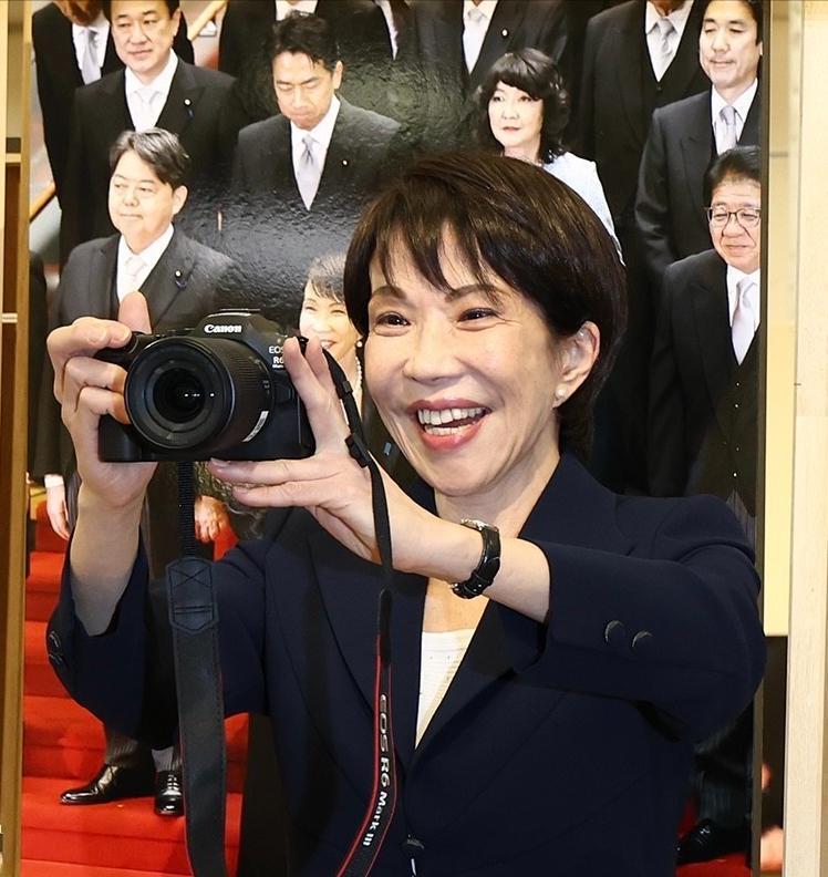 日本很慌，首相承认很难当地时间12月23日，日本首相高市早苗的公开表态，把日本