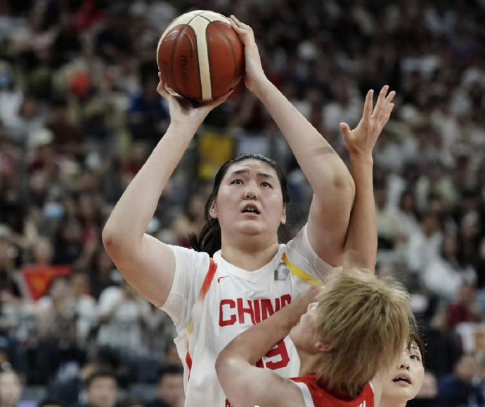 中国女篮三分球22投6中，命中率27.3%日本女篮三分球34投16中，命中率4