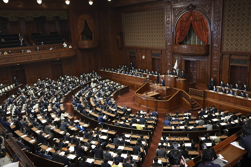 为了连任，日本这届内阁玩起了“大乱斗”日本首相高市早苗，终于搞出了上台后的第一次内阁大改组。这场政坛