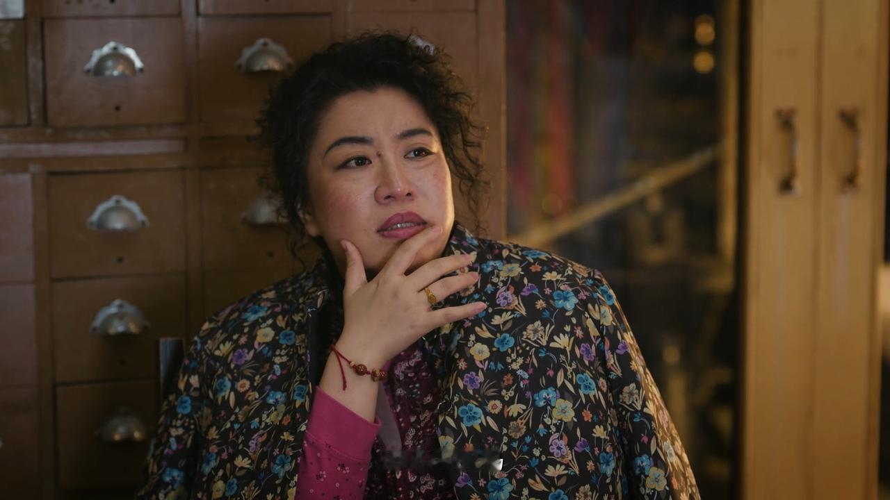 蒋诗萌被扒出是英国籍，网友一下懵了。春晚小品里演小保姆、二伯母、摸鱼上司，一