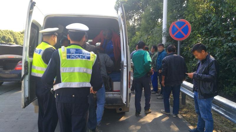 2025年11月16日14时许，广西贺州G78汕昆高速钟山县路段发生了一起令人痛