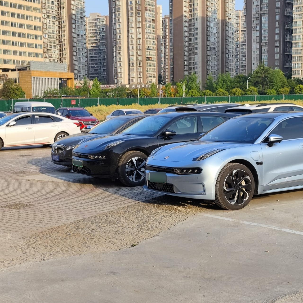 小米YU7配245/55R19的胎，没啥可吵的，自然是续航取向，毕竟能耗这东西