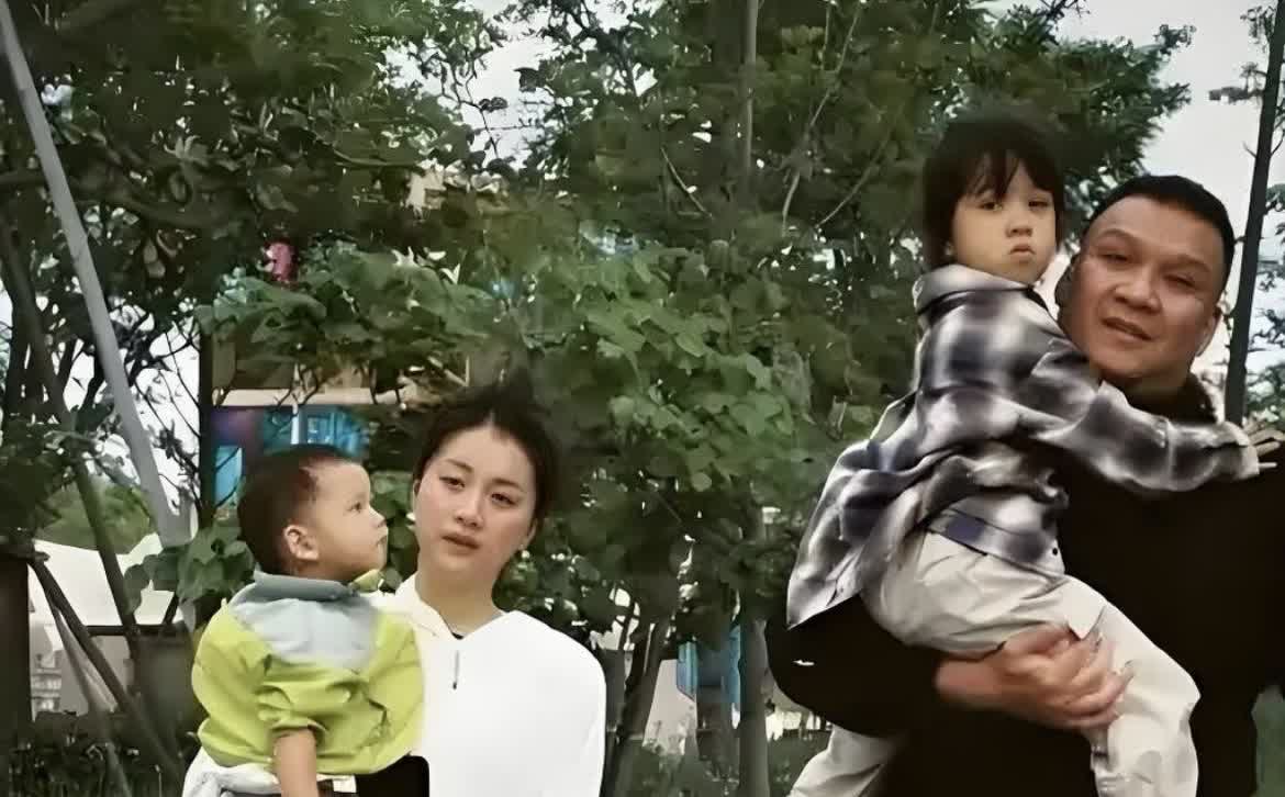 没有车澈，李嘉格早就查无此人了！都说他俩是现实版胖虎和静香，其实那个看着凶巴巴的