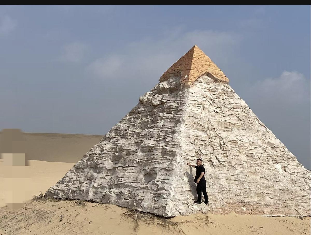 暑假无所事事，办个护照出国旅行了。因为埃及和中国一样，都是古代文明古国，所以第一