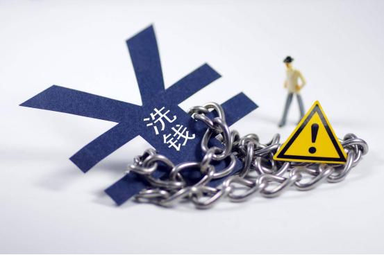 什么叫洗钱？给你讲个最直白的例子。你明天买彩票中了500万，国家规定扣20%个税