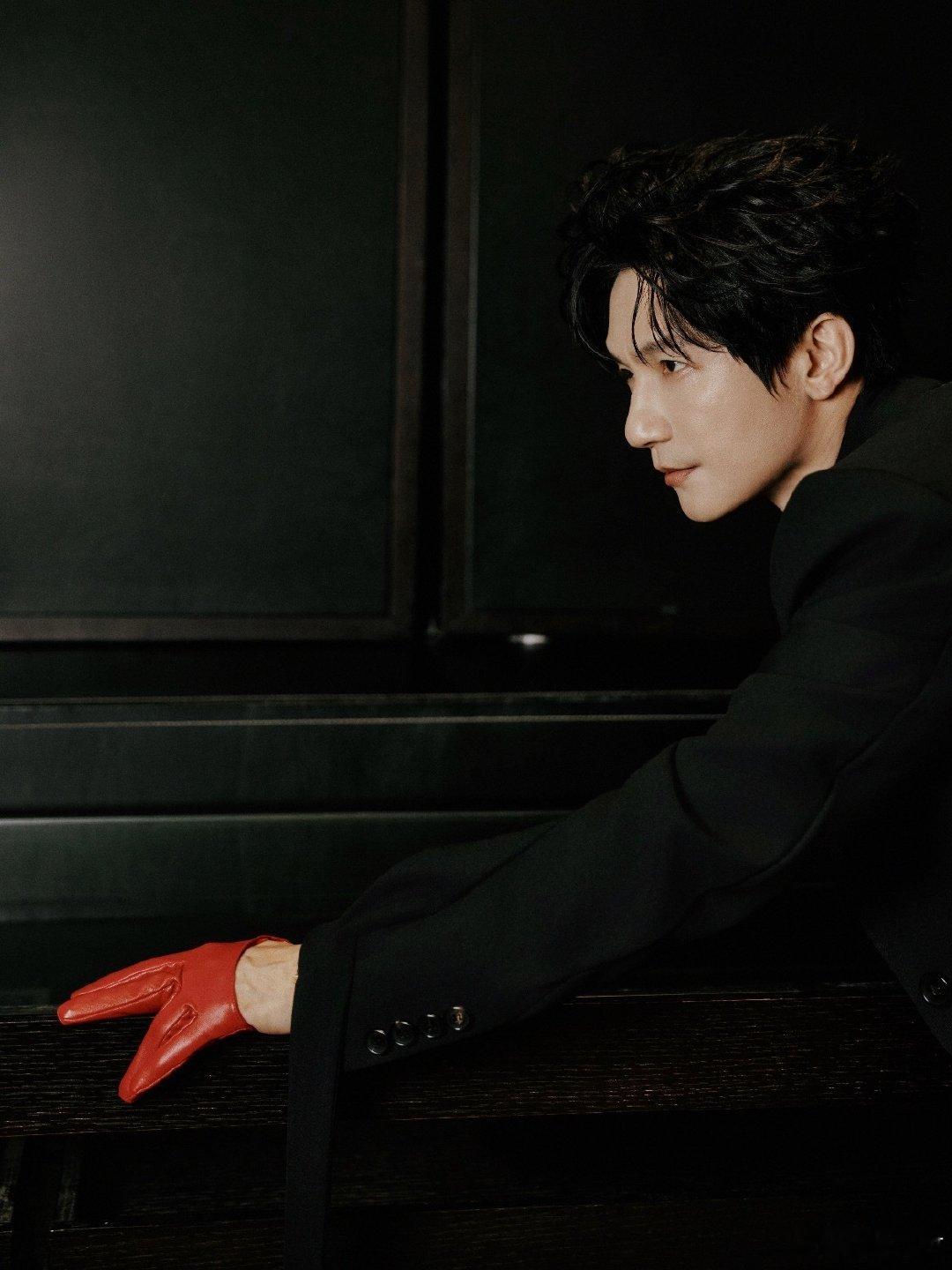 #陈楚生#｜#芭莎之夜出图#啊啊啊啊啊芭莎之夜出神图！！这也太帅了🤩陈楚生你长这么好看不要命啦🥵