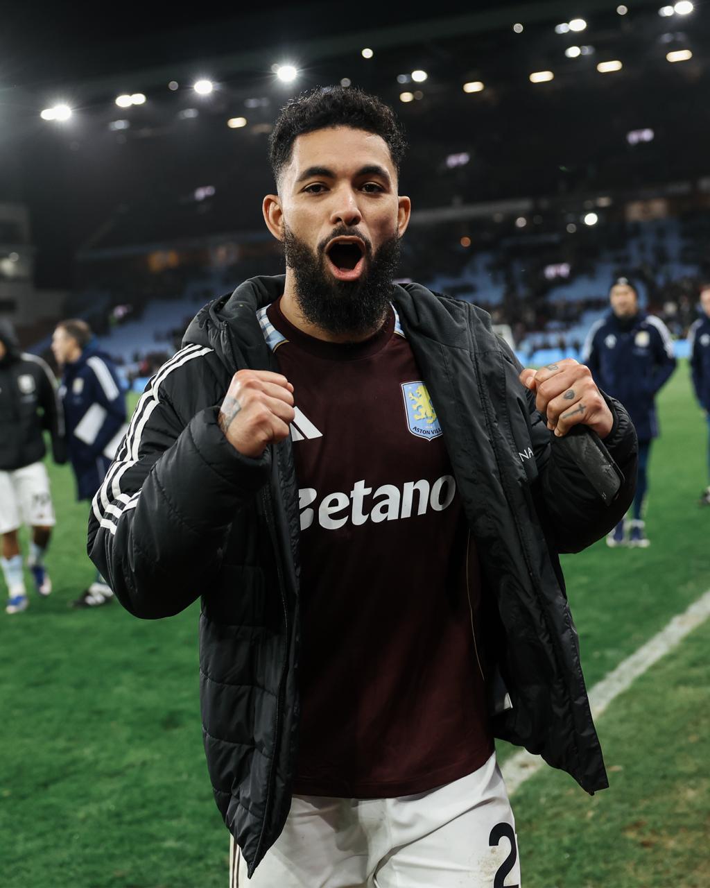 【道格拉斯·路易斯重生了！】自从冬季重返阿斯顿维拉以来，道格拉斯·路易斯一直是球