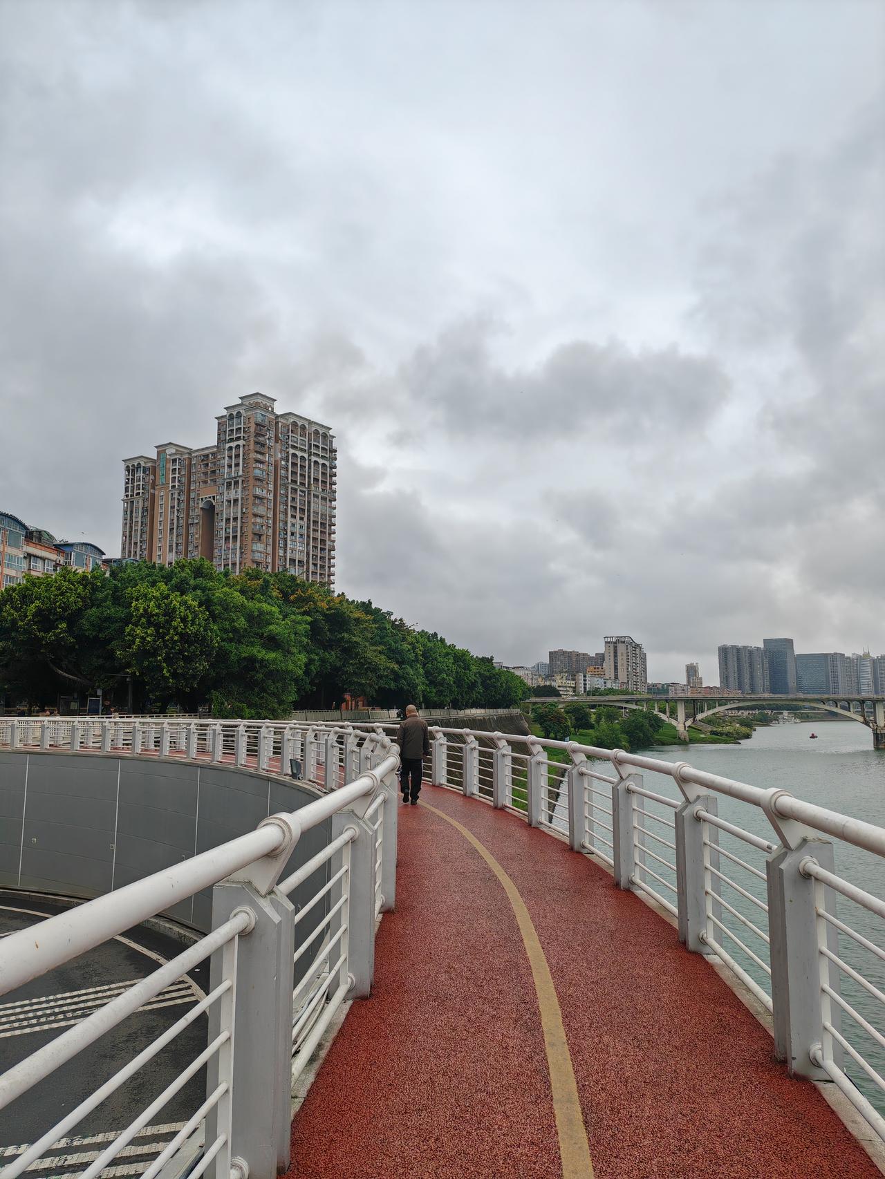 以前，对于南充这座城市了解不多，四川许多城市都去过，南充这次第一次去，经过了解和