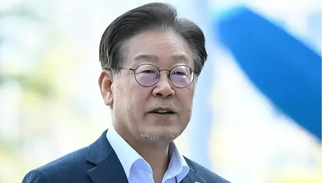 韩国政坛真热闹，互相掐架何时了韩国政坛这出戏，简直比电视
