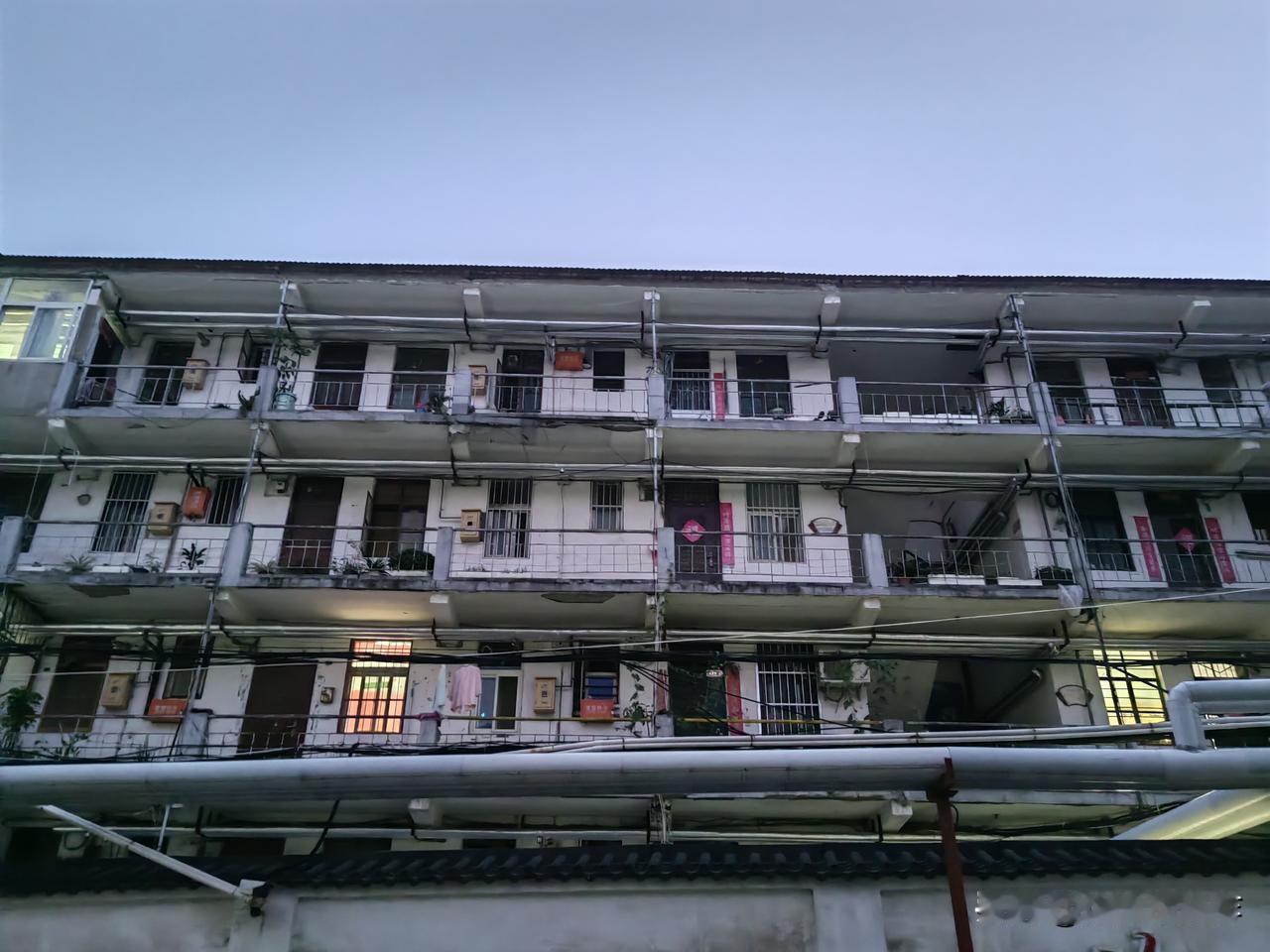 每次看到这种建筑的楼，可想进去看一看里面的空间到底是什么样子？这种建筑的楼焦作