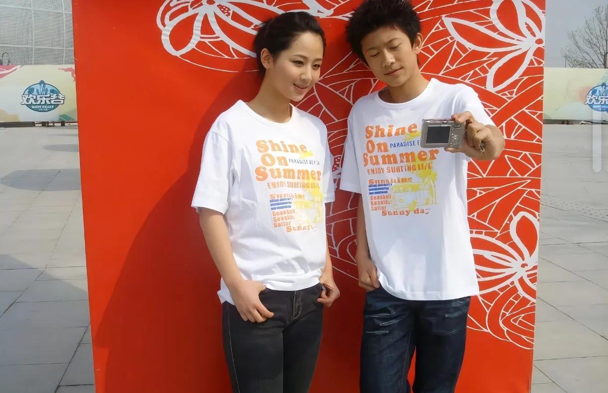 有一种友谊叫张一山和杨紫。年少的时候一起演戏，是青梅竹马的同事，这种感情跟亲兄妹