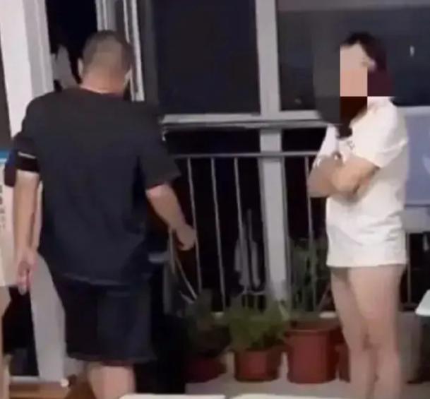 山东淄博，一女子丈夫常年在外经商，她察觉丈夫在外有人了，闹着要离婚却被对方拒绝，