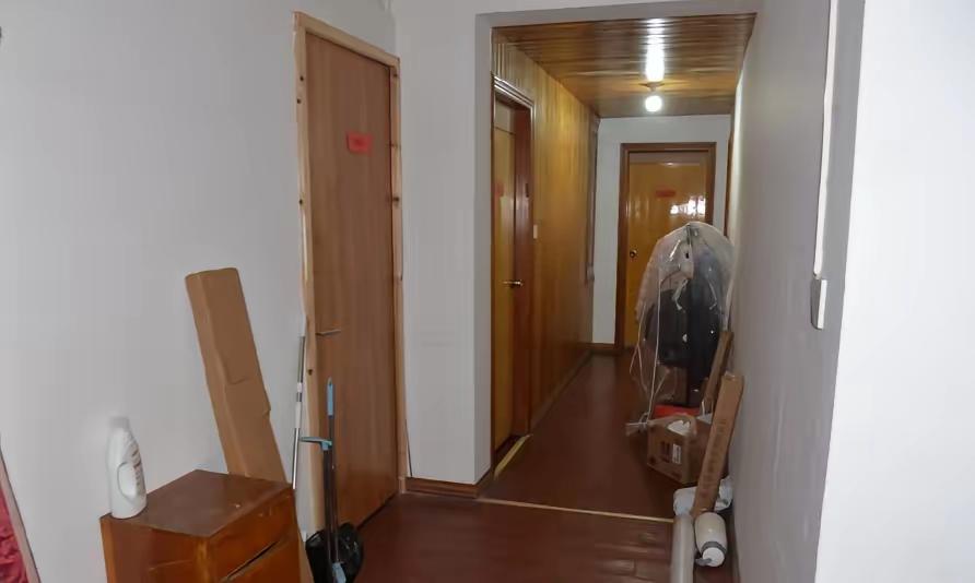 浙江绍兴，一女子到警局报案，说自己放在宿舍的金项链和金手镯丢了，有50克重，女子