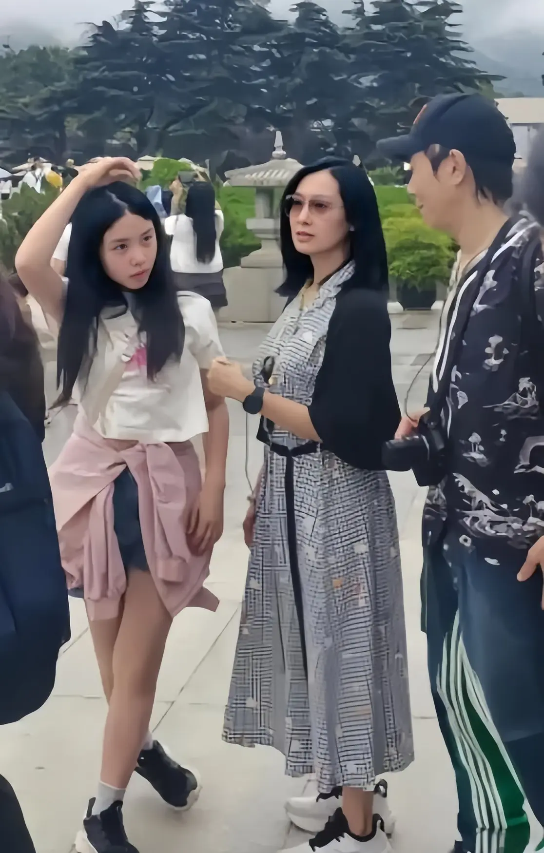 女儿没有朱茵好看，你们说呢