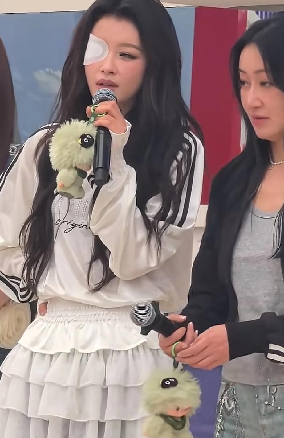 孙怡，气坏了昨天直播和阚清子PK惜败，孙怡整个爆哭，今天眼睛就长麦粒肿，太心酸