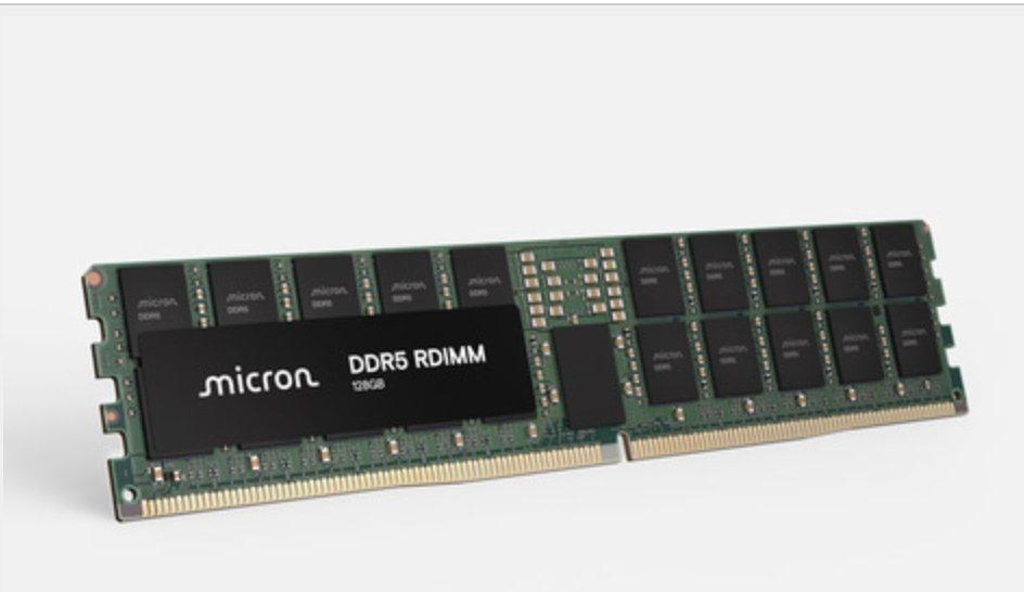 美光刚刚甩出单条容量512GBDDR5内存条。。。传输速率直接飙到了92