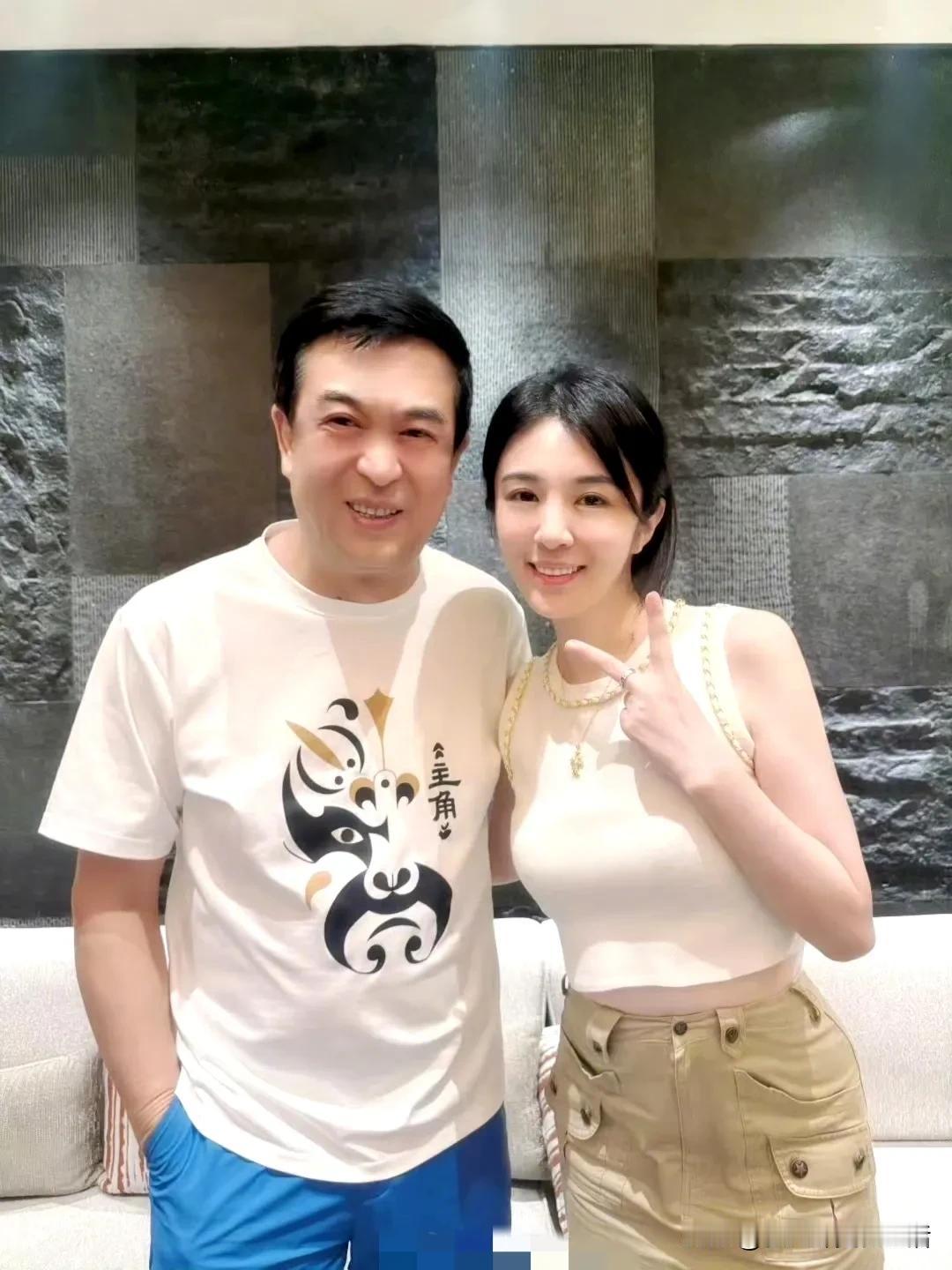 这部作品绝对是预定中的一部爆款。由茅盾文学奖小说改编，张艺谋导演的第一部电视连