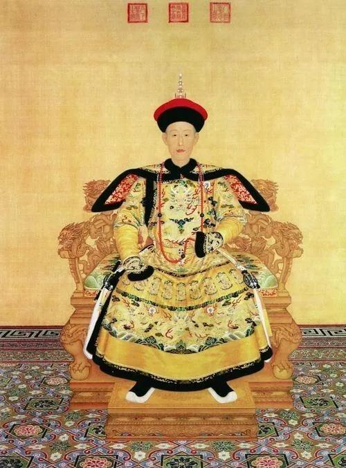 乾隆晚年的昏庸程度越来越严重。1798年，88岁的乾隆将只有13岁的富察氏纳入后