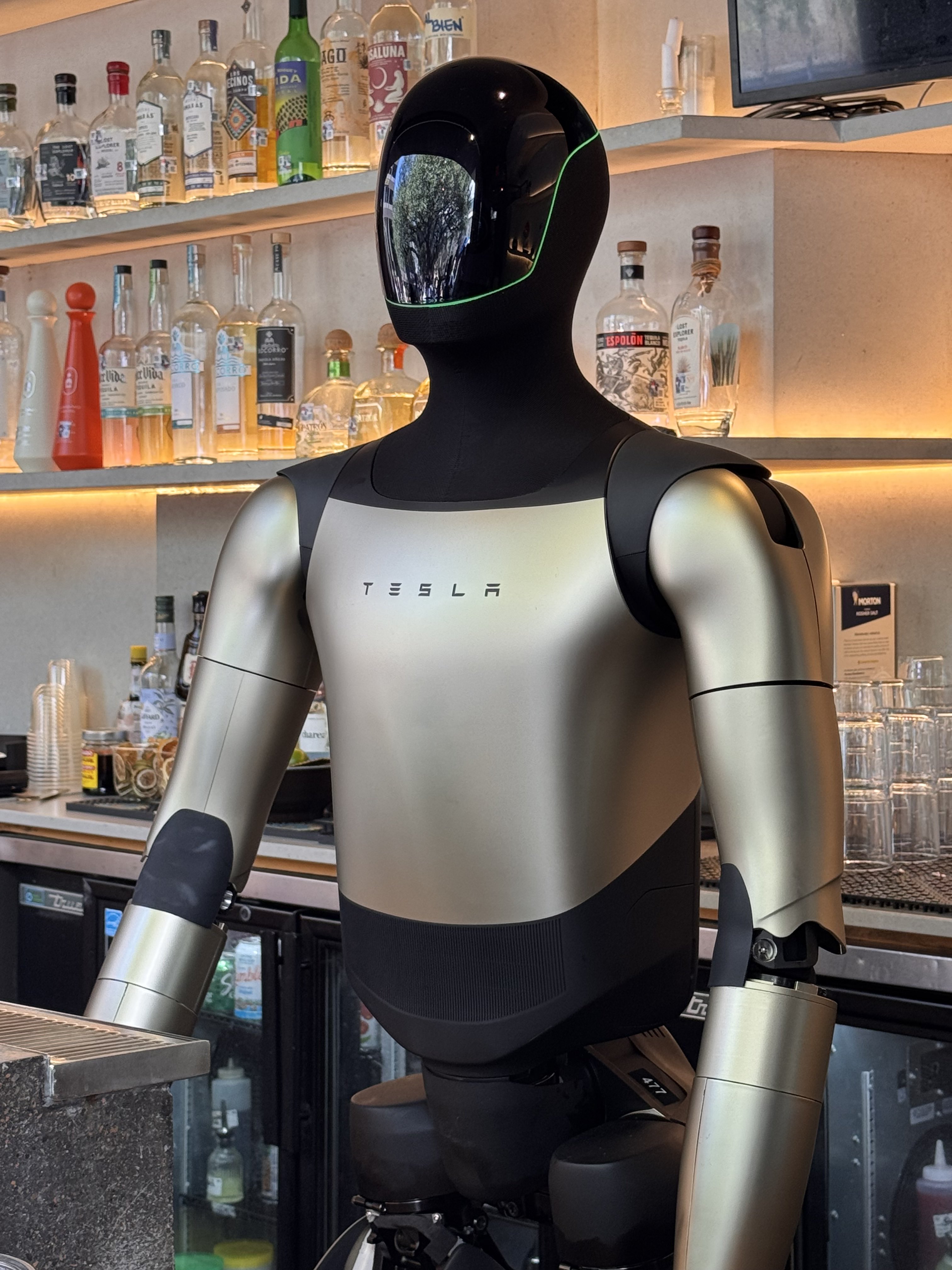 马斯克：Optimus与光伏组合是自我复制征服太空的关键3月21日，马斯克发