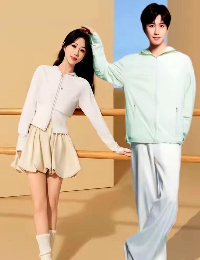 成毅和杨紫的路子像复制粘贴：先靠欢瑞古偶出圈，再用一部爆款剧当分手礼。杨紫