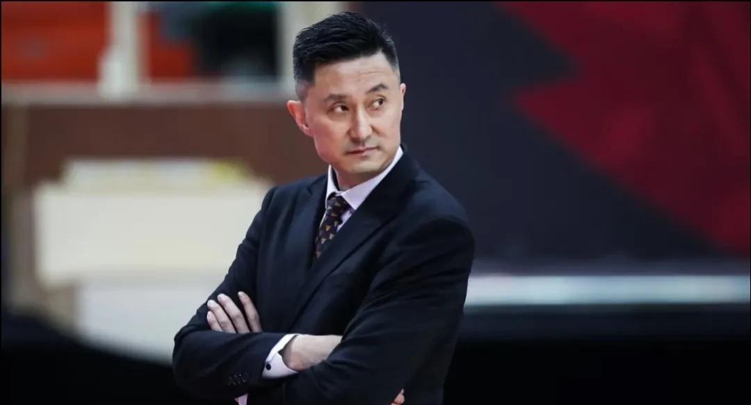 广东队的重建之路似乎走的也挺艰难！自从大哥退役以后，广东队开始了球员新老交替时期