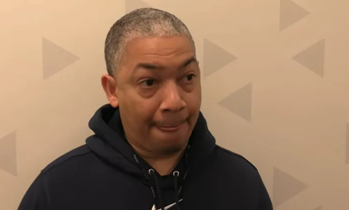 快船主帅泰伦-卢在接受媒体采访时谈到了科怀-伦纳德的使用情况。谈到如何在等待加