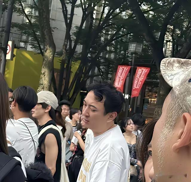 王健林最近的状态确实让人唏嘘。万达突遭厄运，38亿债务压顶。永辉超市追债万达商管