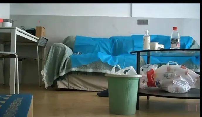 事情开始于网上的一段视频不知道谁拍的，也不知道怎么流出来的，大家都在讨论，这个