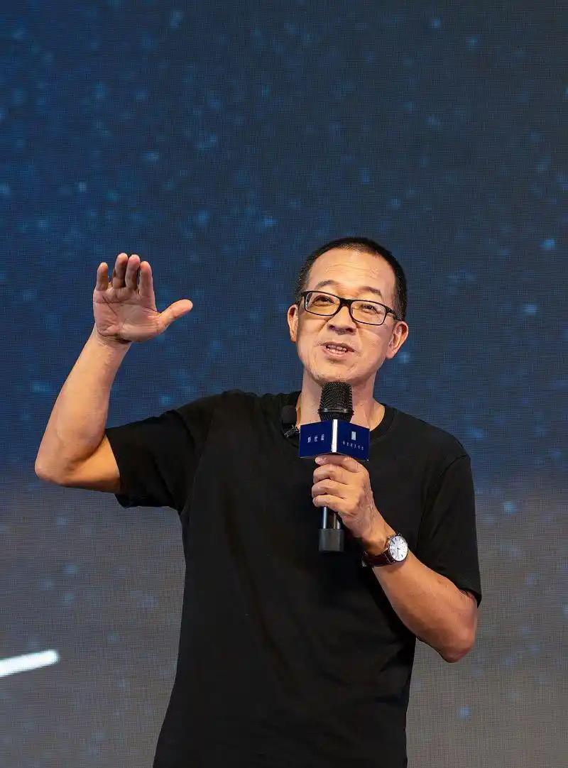 俞敏洪说：“我在北大知道的那些漂亮女生，最后生活都不怎么幸福，因为她们漂亮，因为