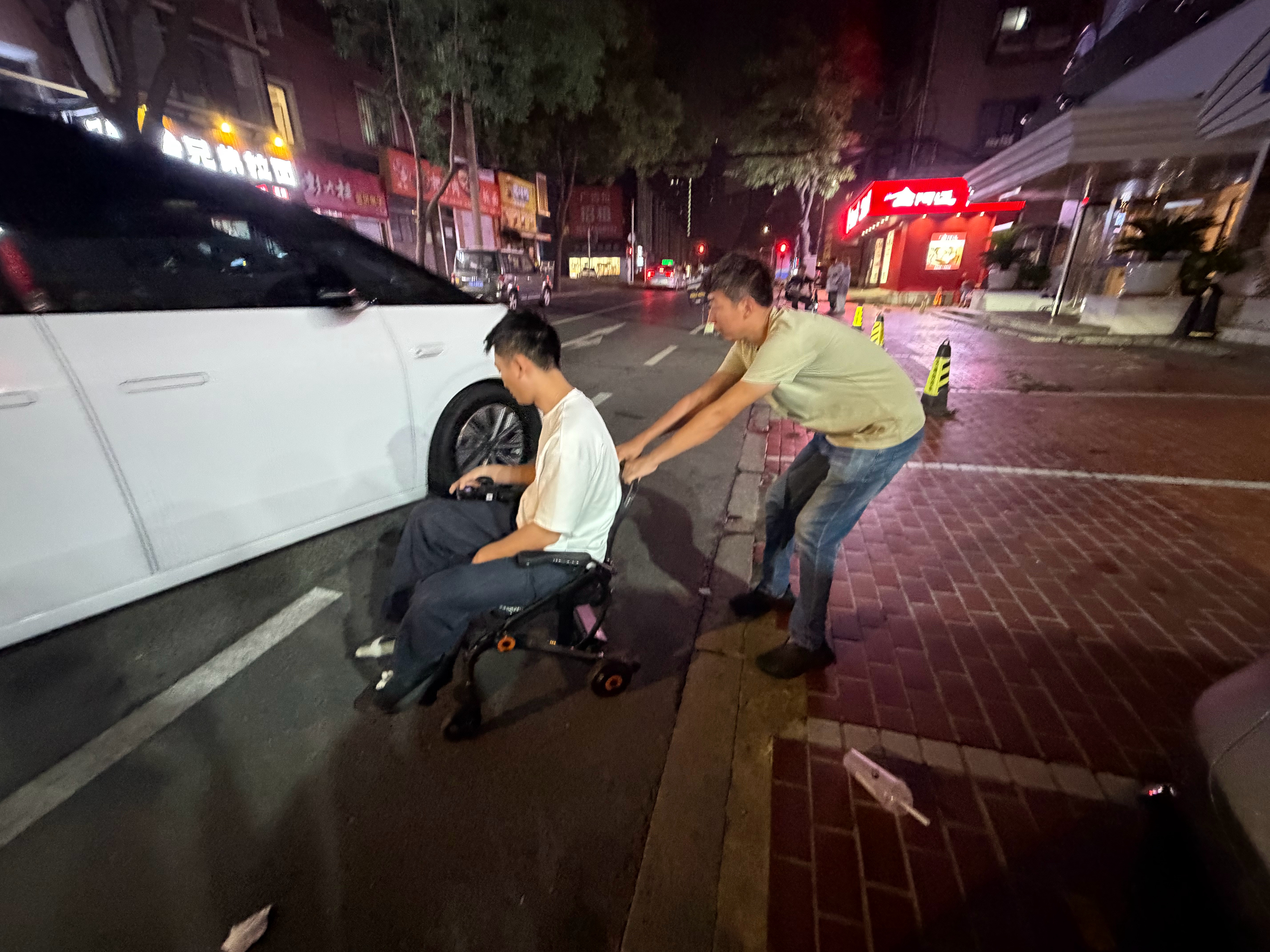 卡片钥匙丢失新能源汽车优势第一做好手机钥匙第二做好物理钥匙（开关车门电滑门等）
