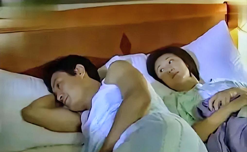 为什么变心的人会恨另一半？三个原因：第一，认知失调。这是1959年，美国心