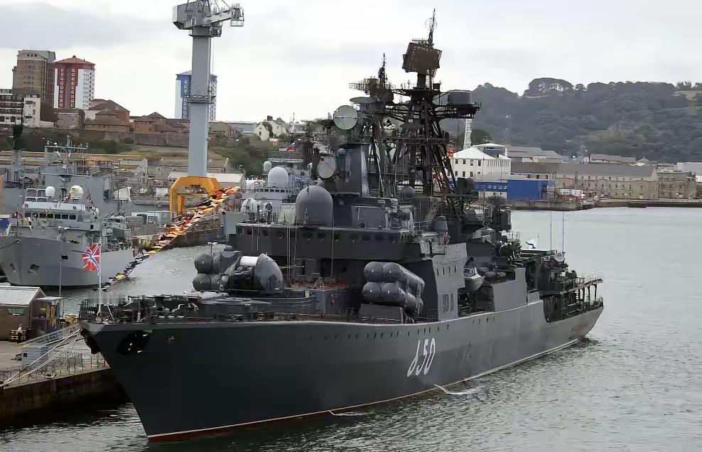 4艘现代级驱逐舰该怎么处理，现在成了一个让我方人头疼的问题。只要我们松口，俄罗斯