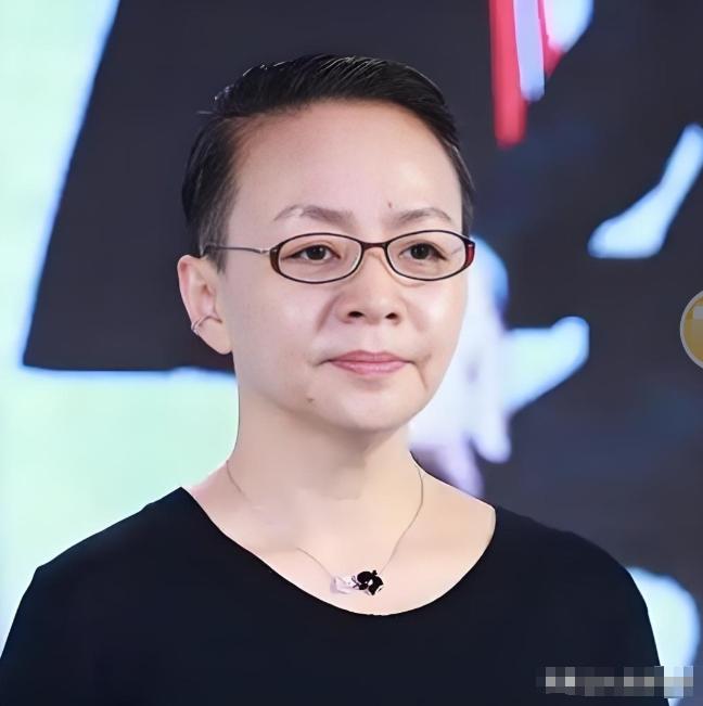 宋丹丹说：“2017年，我和章子怡在一个节目发生过矛盾，回到家里，我越想