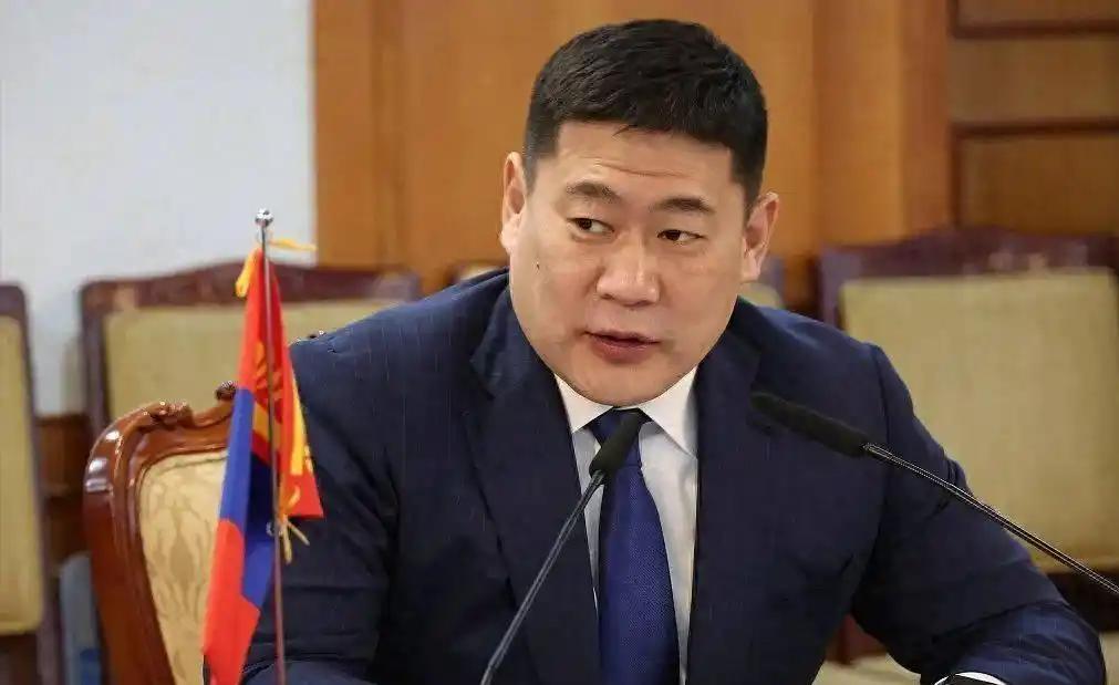 一位蒙古国网友在网上发出了这样一句话：“当初蒙古为何要脱离中国独立出来？独立的意