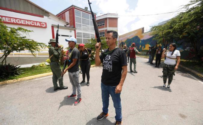 ·美军闪击加拉加斯！很多人以为委内瑞拉军队虽然败了，至少抵抗过，错了！真相是，那