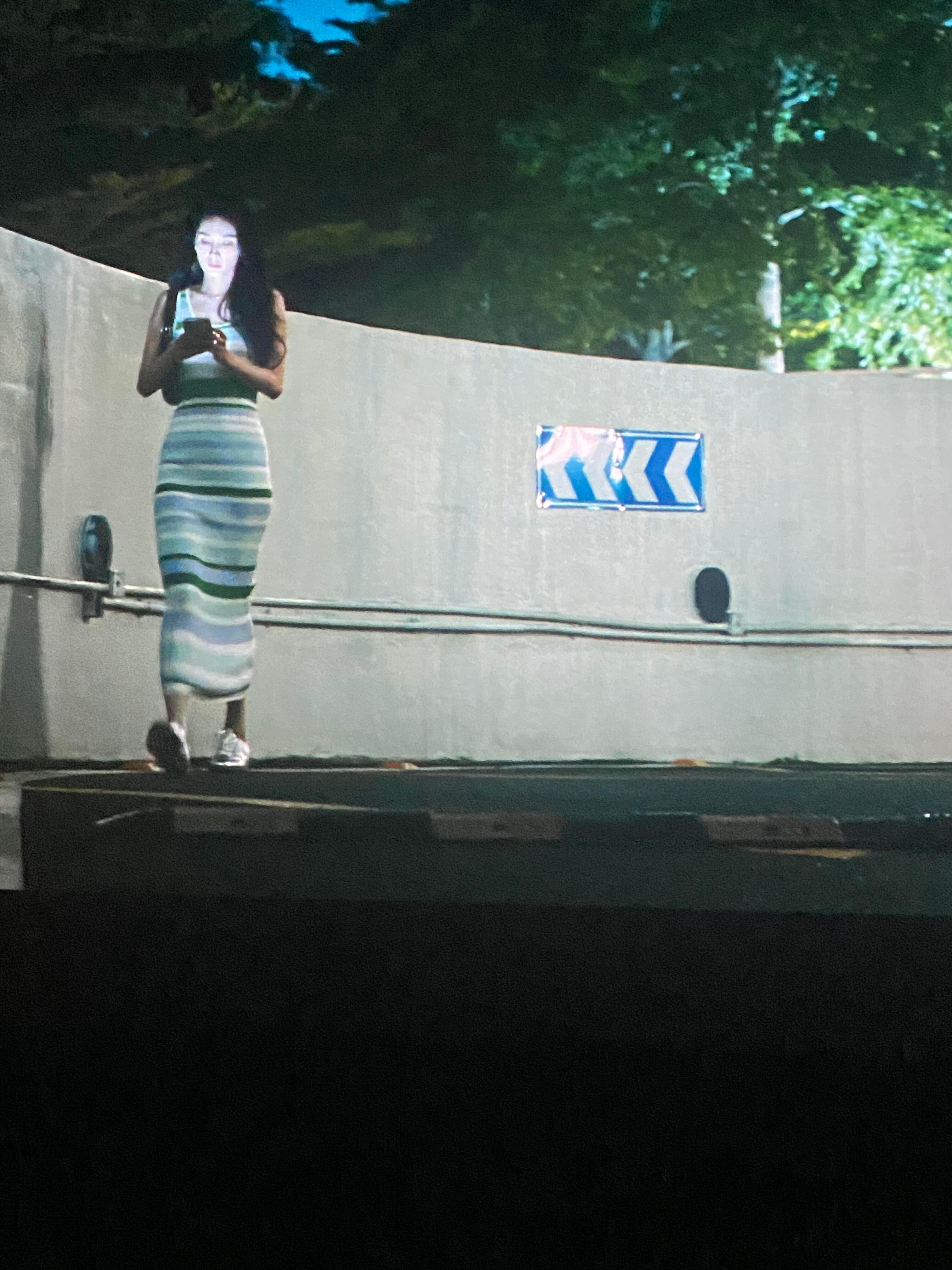 惊蛰无声杨幂演得好好杨幂一出场就让我眼前一亮，竟然还有吻戏，哈哈哈哈哈性张力真的