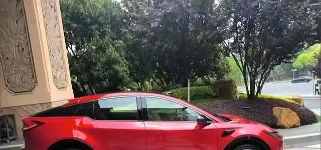 地球人都知道的最耐用的三款SUV：1、丰田普拉多，既能越野也能城市通勤，保