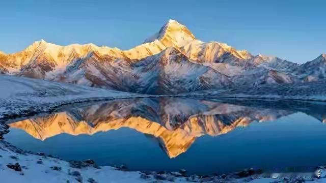 在繁华似锦的都市里，有一对老夫妇，名叫李大爷和王大妈。他们虽没有豪车豪宅，但生活