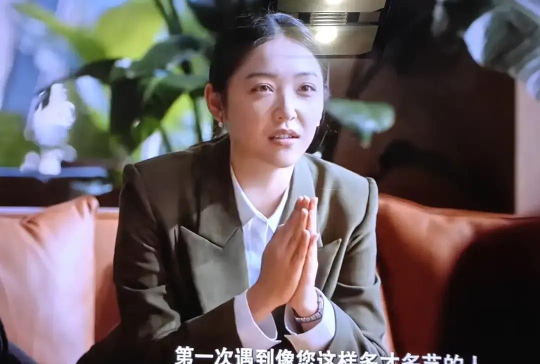 推开那个满眼是你的女孩，10年后才懂：那不是伟大，是怯懦。昨晚追剧，手抖着