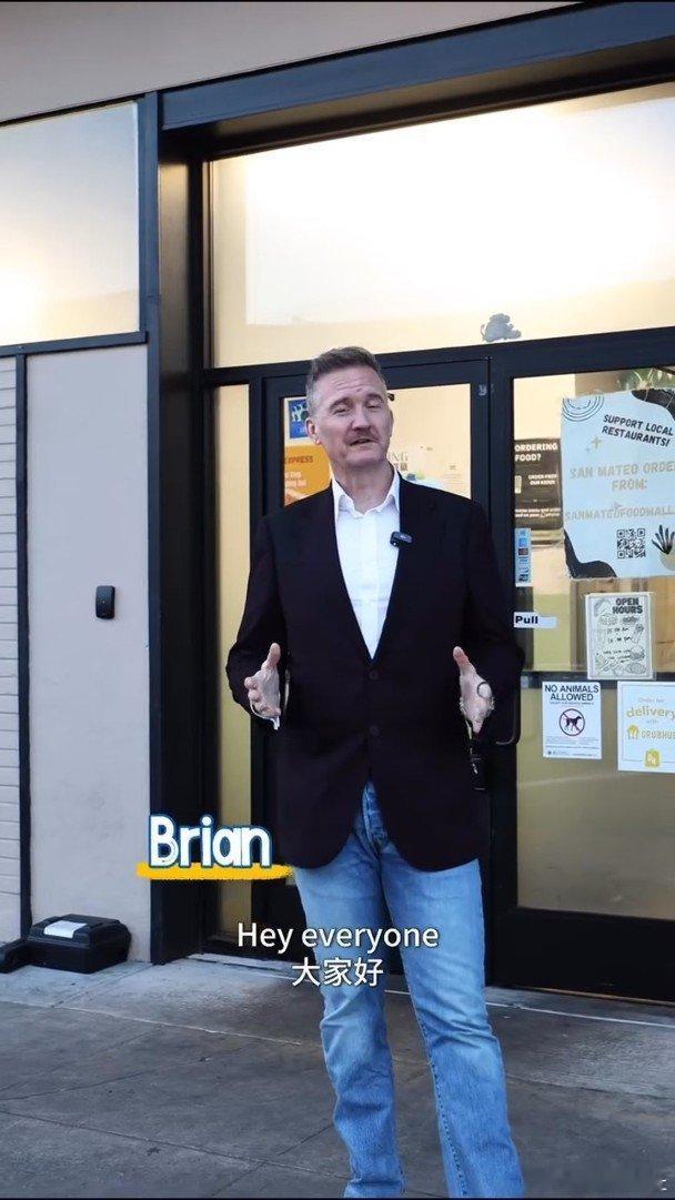 現年53歲的前「TVB御用外國人」藝人布偉傑（阿一）於2006年加入無綫，200