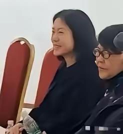 骂翁帆“丧期微笑不尊重”的人，是不是把悲伤的样子想太刻板了？杨振宁离世37