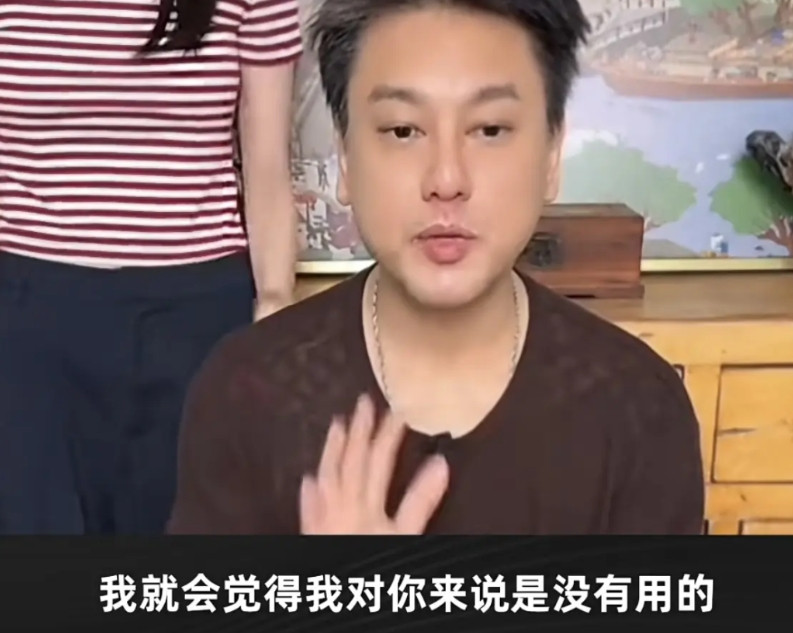朱孝天再发惊人言论！在直播中，朱孝天坦言，自己的微信之所以会删人，是因为他自己