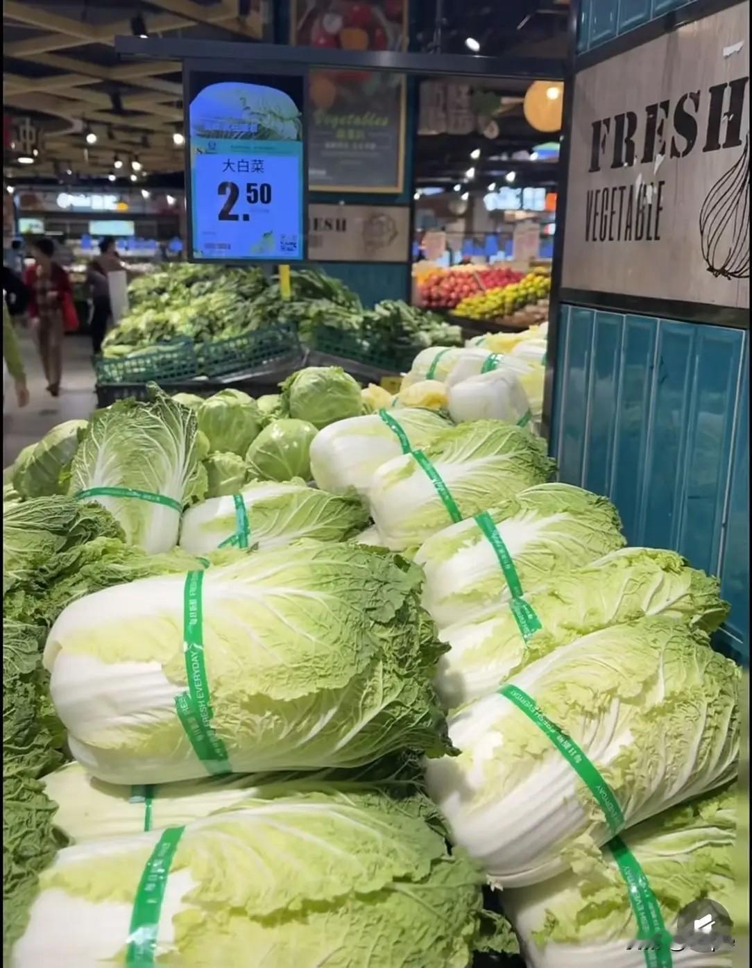 我的个乖乖！曾经“白菜价”都嫌便宜现在白菜直接逆袭成“贵族菜”！往年