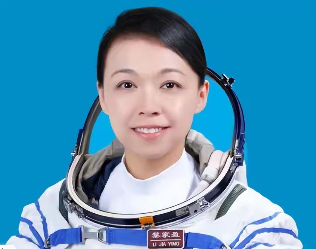 刚上太空仅一夜，炸出一堆牛鬼蛇神，香港航天员黎家盈刺痛了谁？神舟二十三号发射
