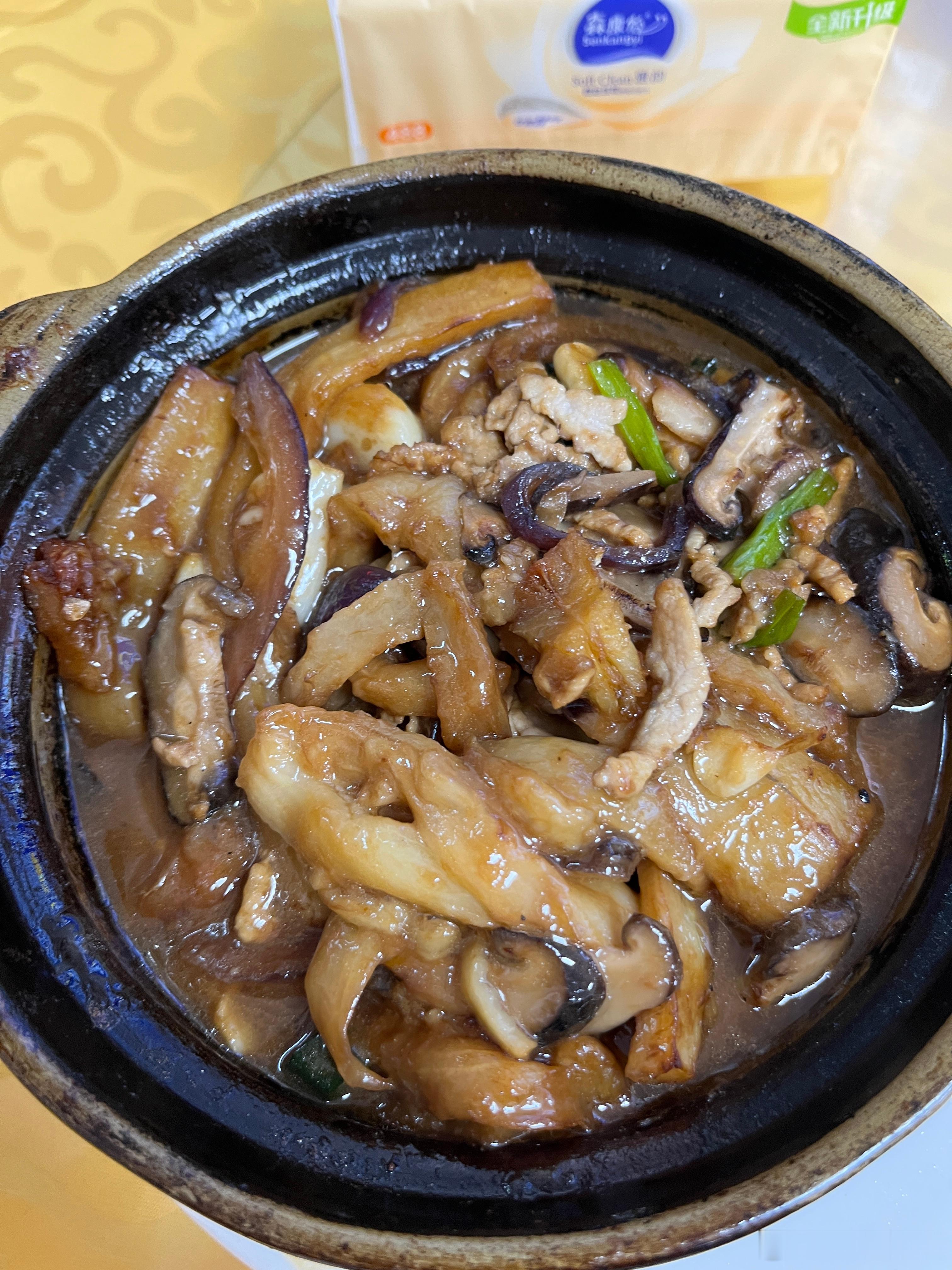 吃大餐了，来广东玩，一定要吃潮汕菜，不会让你们失望糖醋排骨、清蒸斑鱼、茄子煲、炸