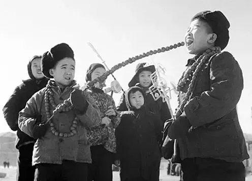 我们小时候，为啥不怕冷？（说得真好）我们小时候，家家户户没有空调和暖气，天寒地冻