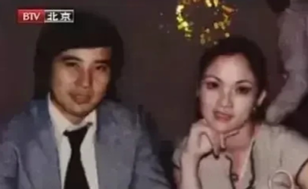 1973年，26岁已婚的秦汉爱上了18岁的林青霞，怀孕8个月的妻子邵乔茵心痛不已